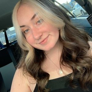 Meet your Posher, Phoebe